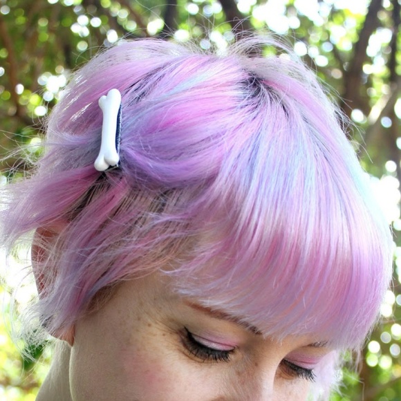 Pair of White Bone Hair Clips - Picture 5 of 6